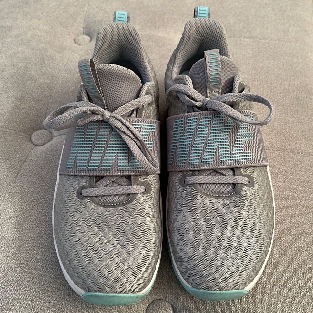 Nike Renew Sneakers